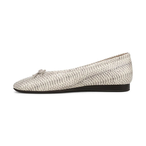 Larissa Wedge Flat